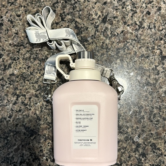 New Stanley flask - Picture 2 of 5